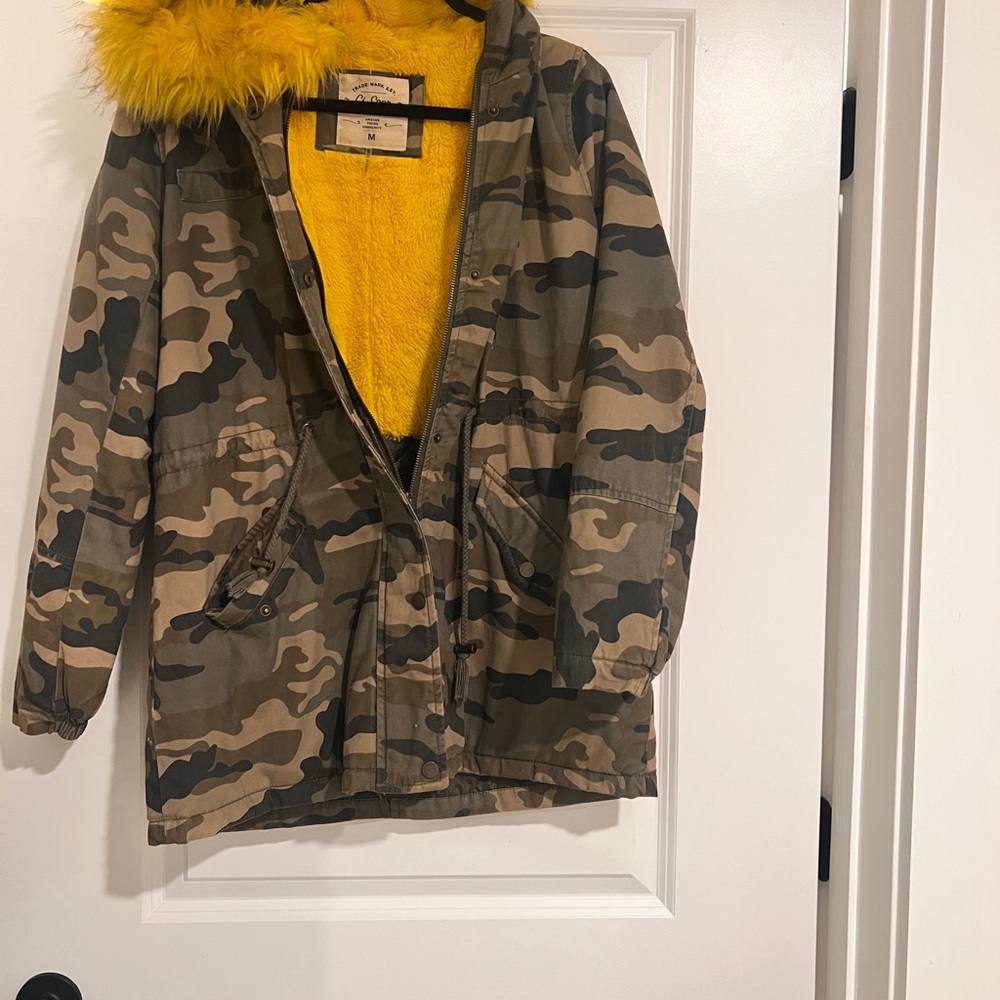 Camouflage with Yellow Fur Lining